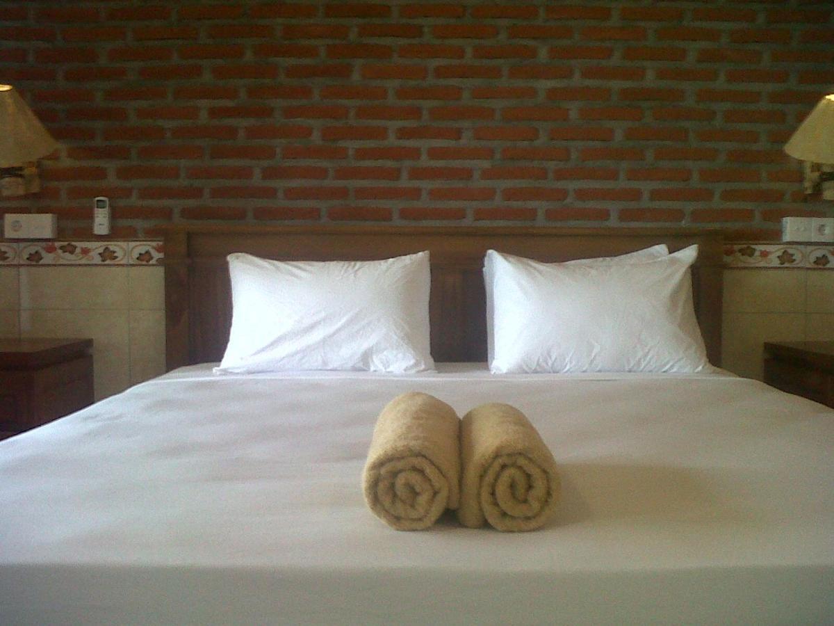 Eliska Sari Bungalows Sumberkima Pemuteran Esterno foto
